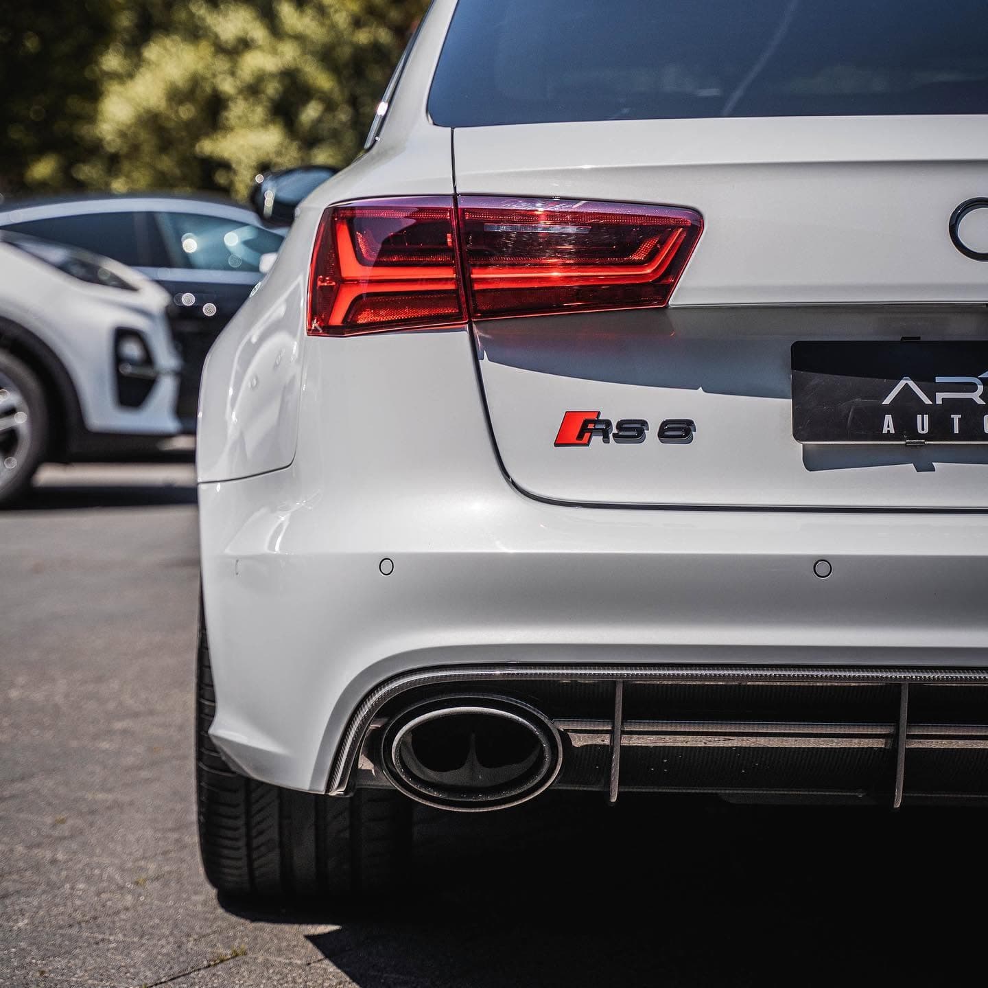 Audi RS 6 Avant, Heckansicht mit ovalen Endrohren