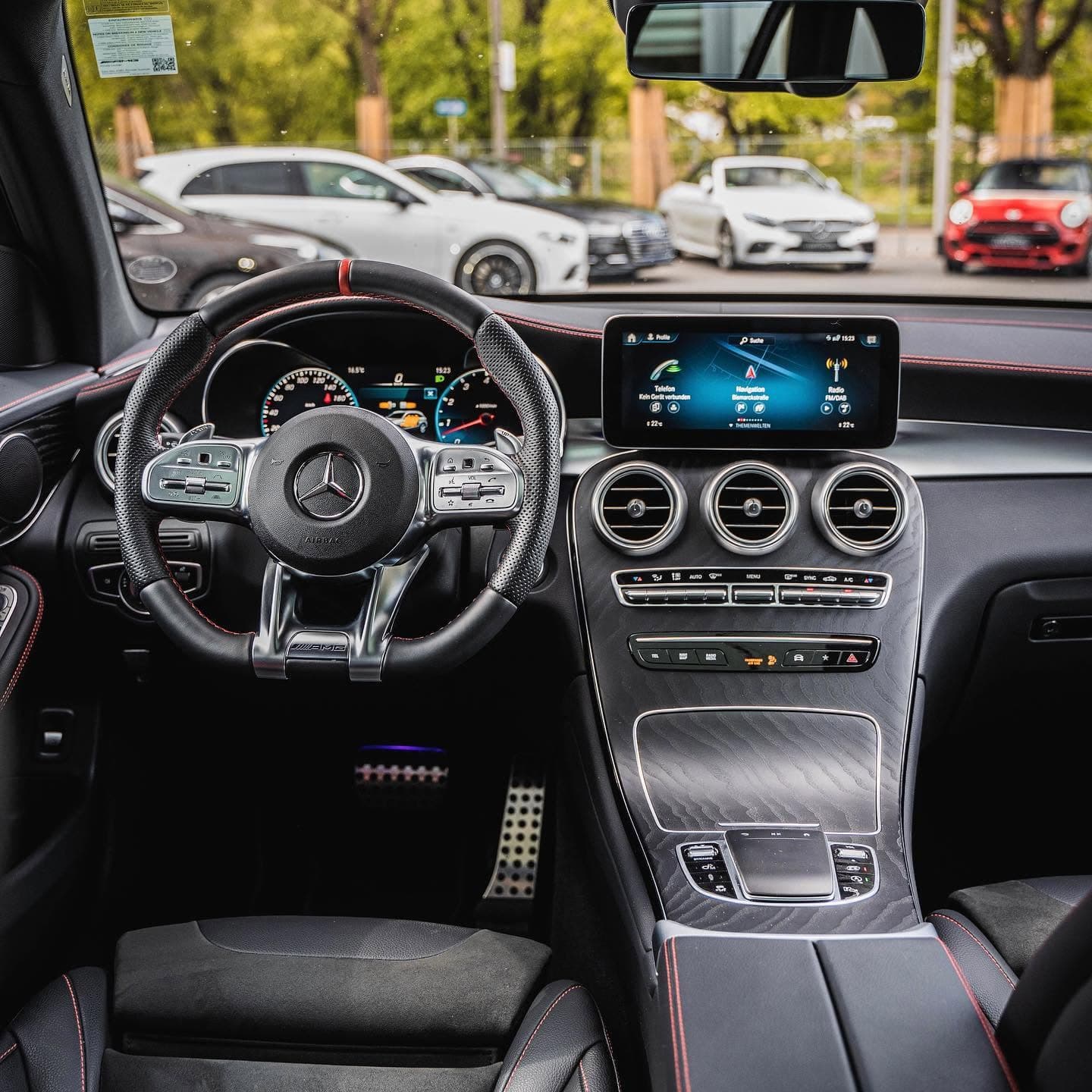 Mercedes-AMG GLC 43, Innenraum mit Cockpit und Mittelkonsole