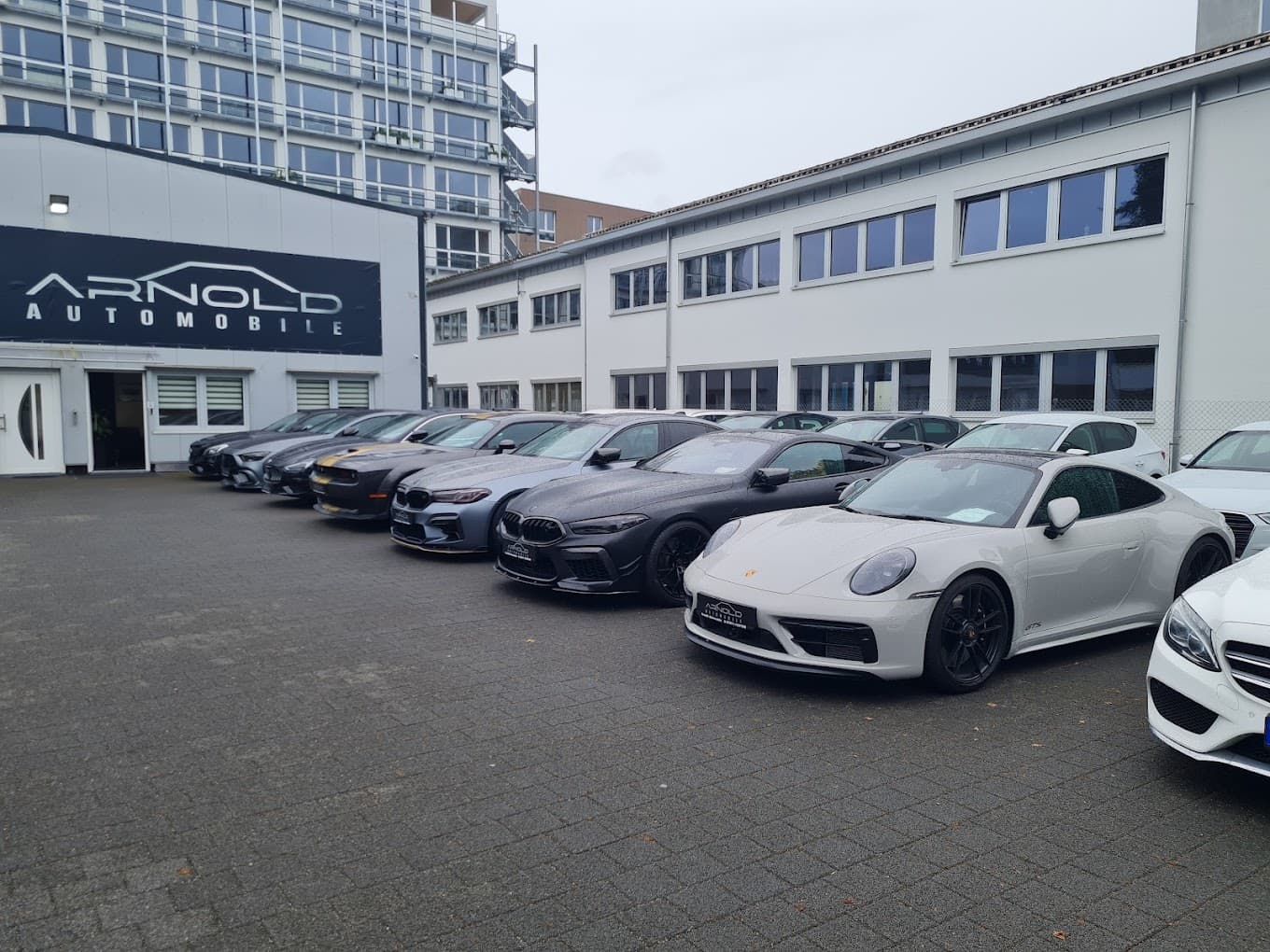 Fahrzeugaufnahme aus der Ausstellung von Arnold Automobile